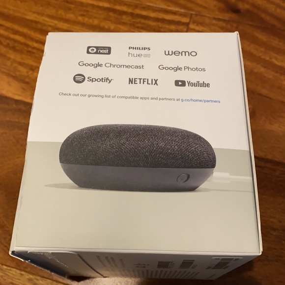 Google Home Mini - Picture 3 of 4